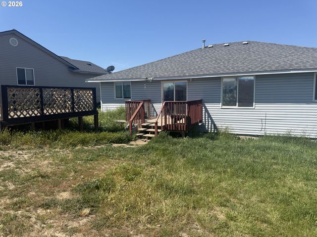 1300 Sw 10TH Ct, Pendleton, OR 97801