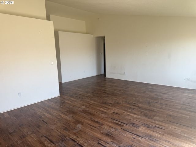 1300 Sw 10TH Ct, Pendleton, OR 97801