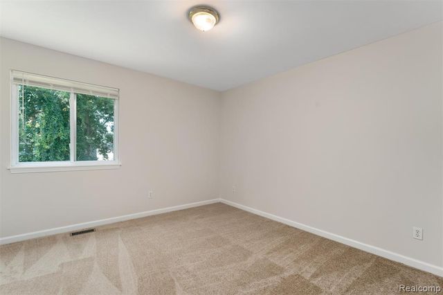 23 N Shirley Street, Pontiac, MI 48342