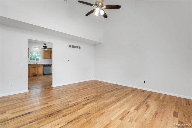 23 N Shirley Street, Pontiac, MI 48342