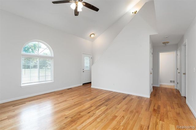 23 N Shirley Street, Pontiac, MI 48342