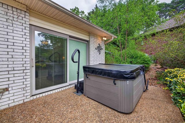 15 Tiburon Way, Hot Springs Village, AR 71909