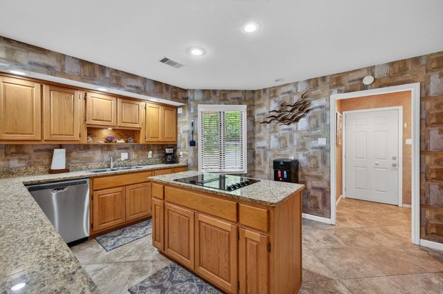 15 Tiburon Way, Hot Springs Village, AR 71909