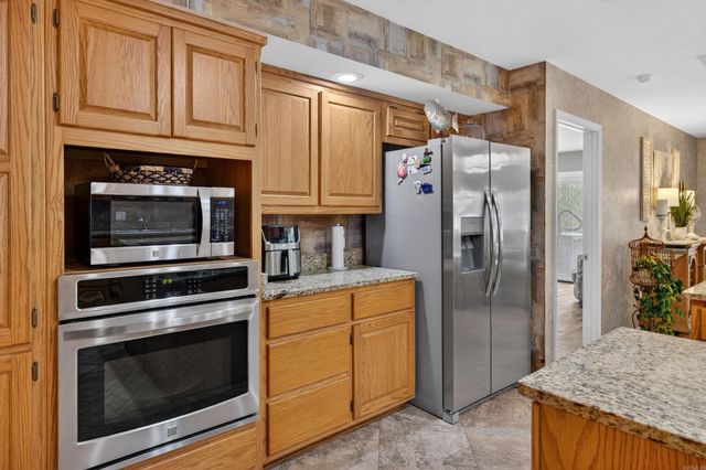 15 Tiburon Way, Hot Springs Village, AR 71909