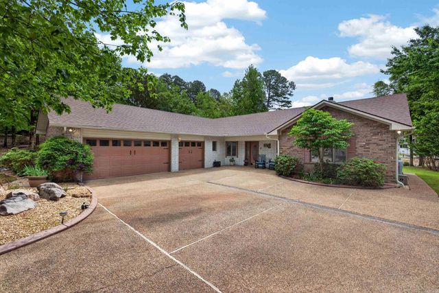 15 Tiburon Way, Hot Springs Village, AR 71909
