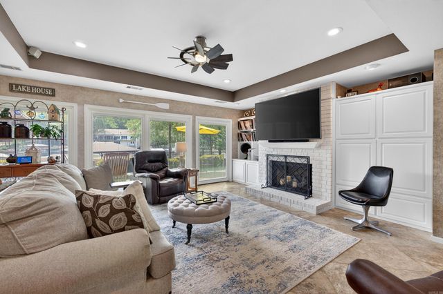 15 Tiburon Way, Hot Springs Village, AR 71909