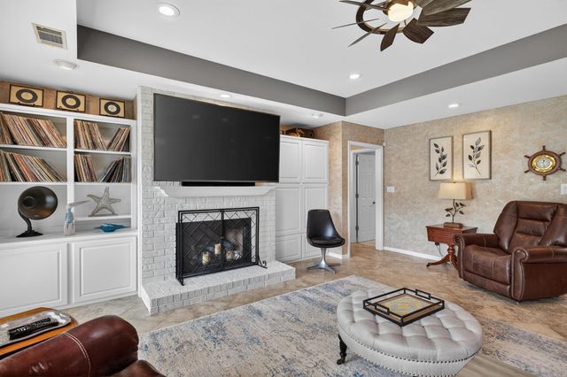 15 Tiburon Way, Hot Springs Village, AR 71909