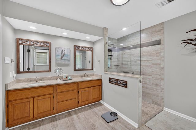 15 Tiburon Way, Hot Springs Village, AR 71909