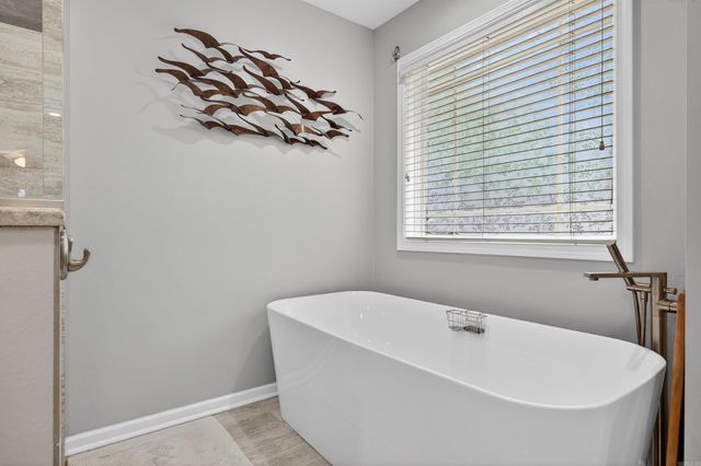 15 Tiburon Way, Hot Springs Village, AR 71909