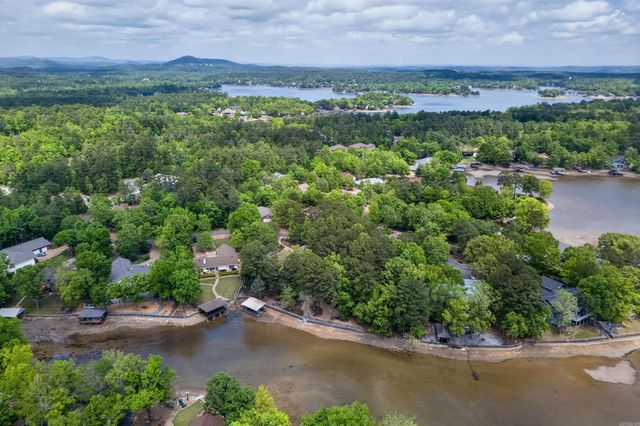 15 Tiburon Way, Hot Springs Village, AR 71909