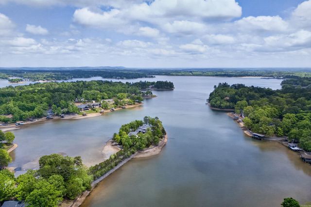 15 Tiburon Way, Hot Springs Village, AR 71909