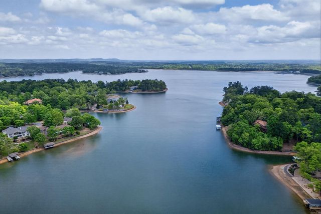 15 Tiburon Way, Hot Springs Village, AR 71909