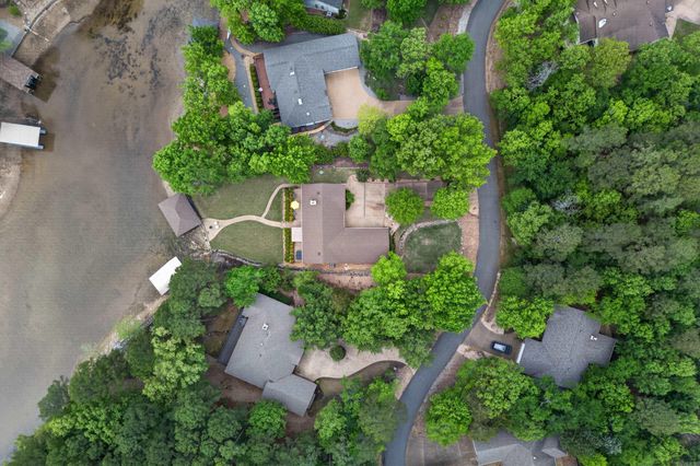 15 Tiburon Way, Hot Springs Village, AR 71909