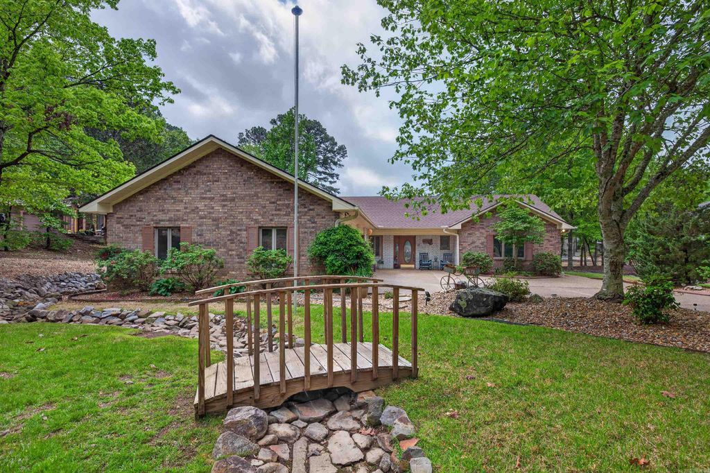 15 Tiburon Way, Hot Springs Village, AR 71909