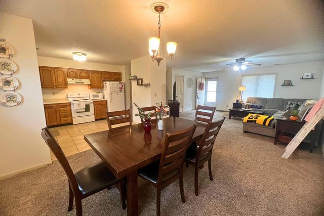 2402 GARDEN DR, Columbia, MO 65202