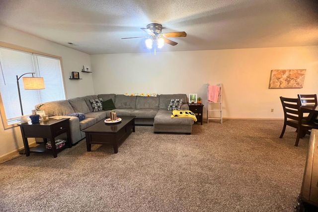 2402 GARDEN DR, Columbia, MO 65202