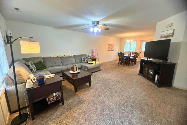 2402 GARDEN DR, Columbia, MO 65202