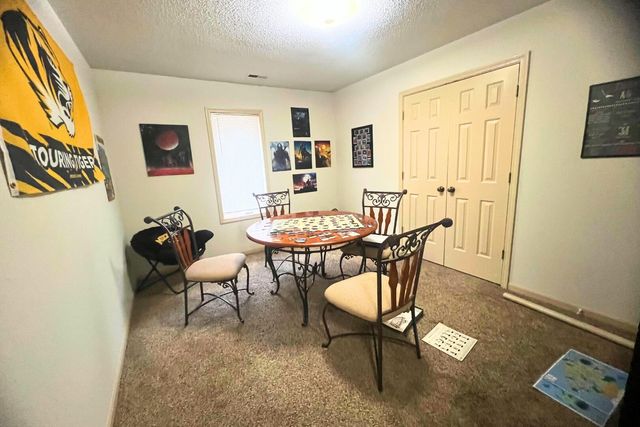 2402 GARDEN DR, Columbia, MO 65202