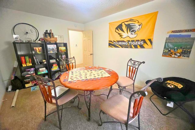 2402 GARDEN DR, Columbia, MO 65202