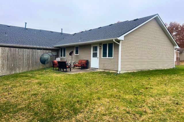 2402 GARDEN DR, Columbia, MO 65202