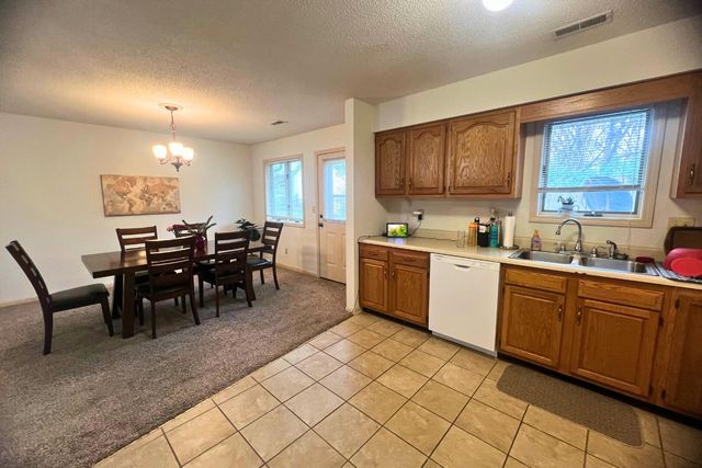 2402 GARDEN DR, Columbia, MO 65202