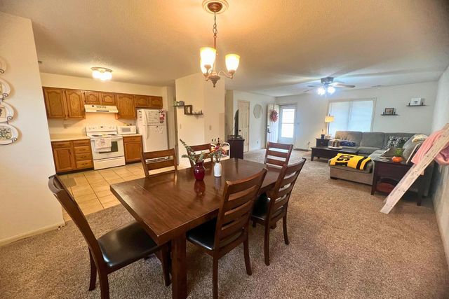 2402 GARDEN DR, Columbia, MO 65202