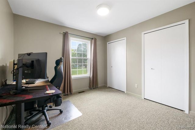 7777 Pontiac Lake Road, Waterford, MI 48327