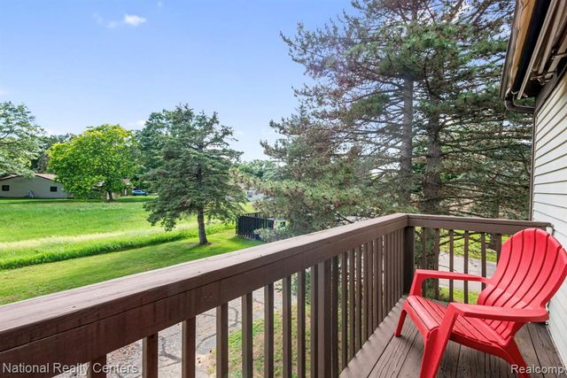 7777 Pontiac Lake Road, Waterford, MI 48327