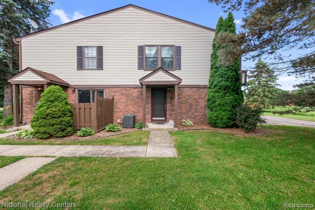 7777 Pontiac Lake Road, Waterford, MI 48327