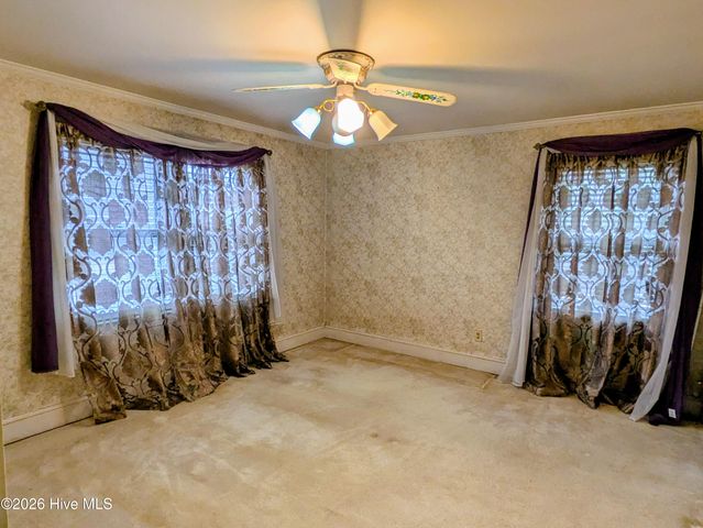 1423 Greenville Boulevard SE, Greenville, NC 27858