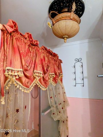 1423 Greenville Boulevard SE, Greenville, NC 27858