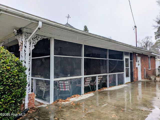 1423 Greenville Boulevard SE, Greenville, NC 27858