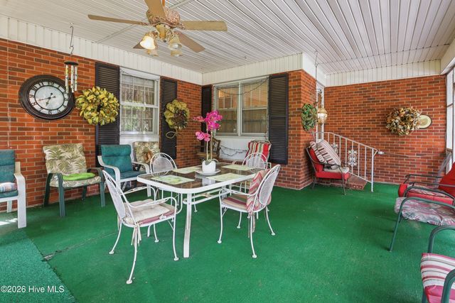 1423 Greenville Boulevard SE, Greenville, NC 27858