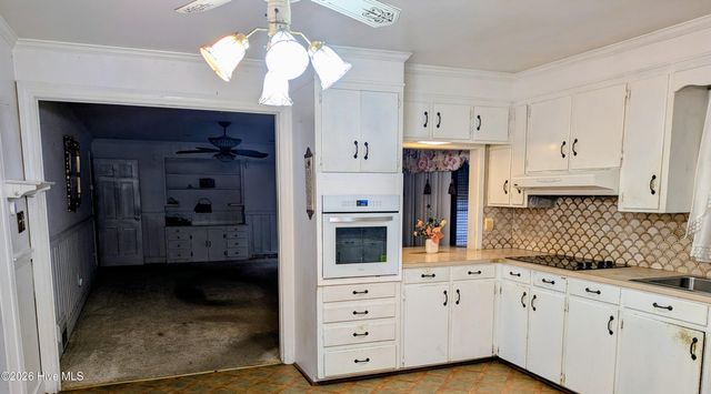 1423 Greenville Boulevard SE, Greenville, NC 27858