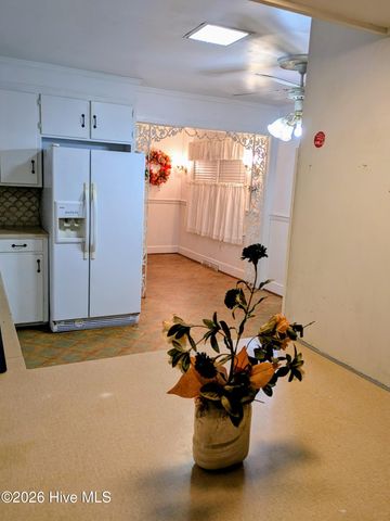 1423 Greenville Boulevard SE, Greenville, NC 27858