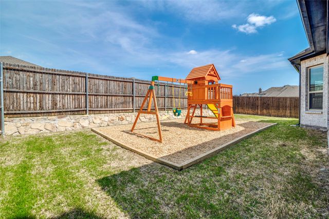 709 Fletcher Drive, Fate, TX 75087