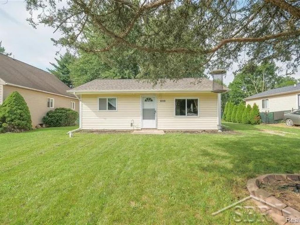 3319 Junior Drive, Pinckney, MI 48169