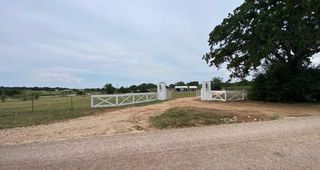 1530 County Road 310, Lexington, TX 78947