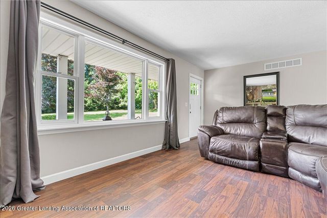 8221 E Parker Road, Laingsburg, MI 48848