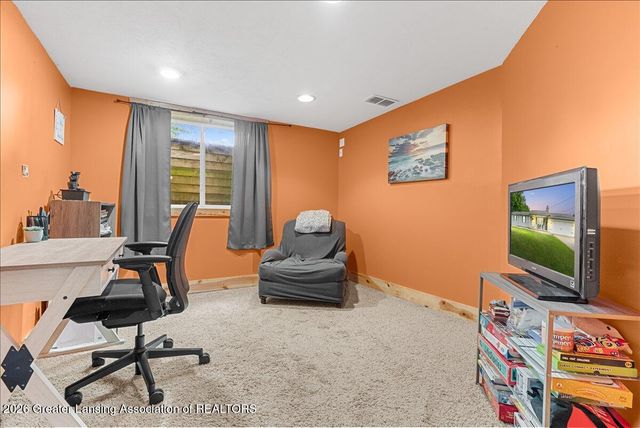8221 E Parker Road, Laingsburg, MI 48848