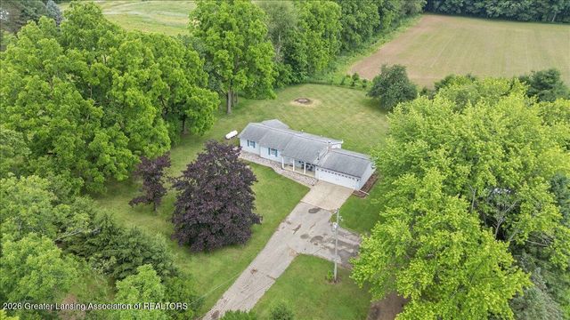 8221 E Parker Road, Laingsburg, MI 48848