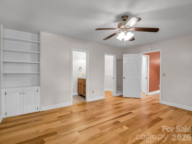 156 Deer Run, Hendersonville, NC 28739