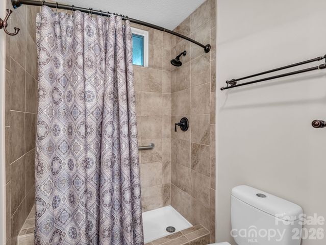 156 Deer Run, Hendersonville, NC 28739
