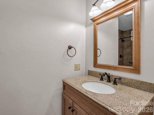 156 Deer Run, Hendersonville, NC 28739