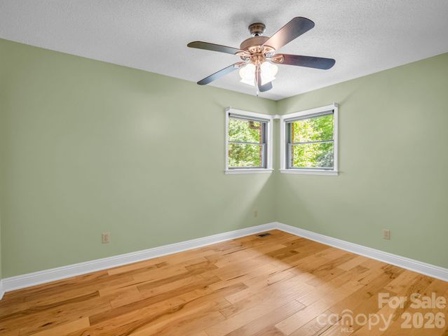 156 Deer Run, Hendersonville, NC 28739