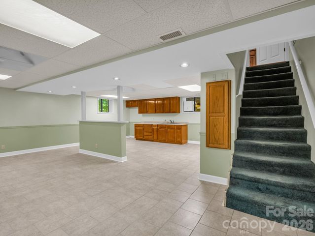 156 Deer Run, Hendersonville, NC 28739