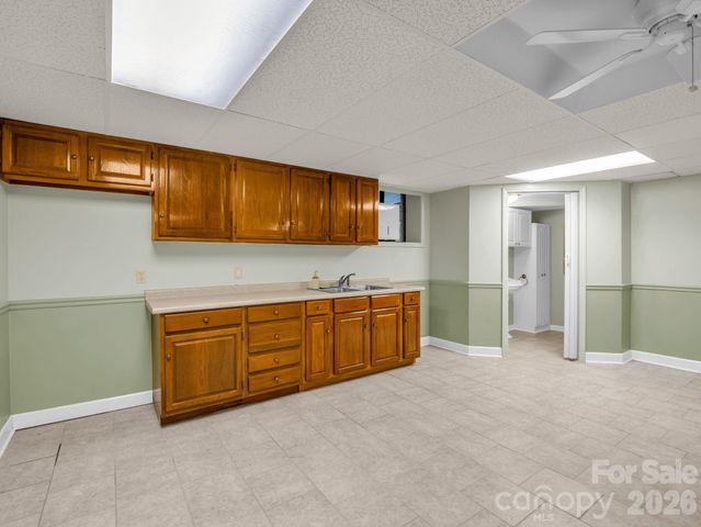 156 Deer Run, Hendersonville, NC 28739