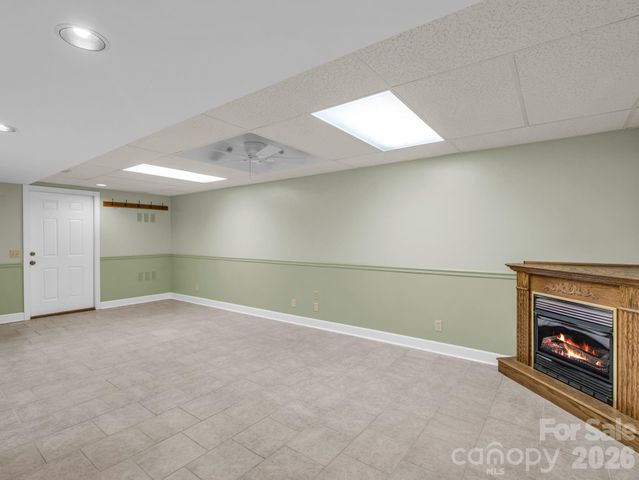 156 Deer Run, Hendersonville, NC 28739