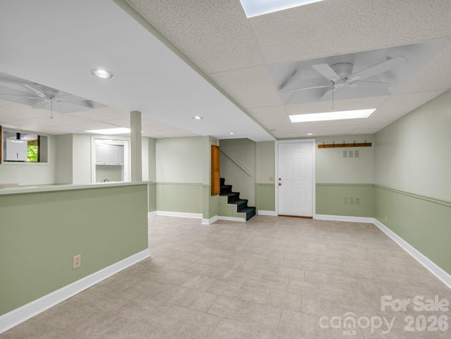 156 Deer Run, Hendersonville, NC 28739