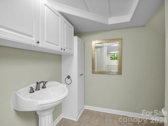 156 Deer Run, Hendersonville, NC 28739